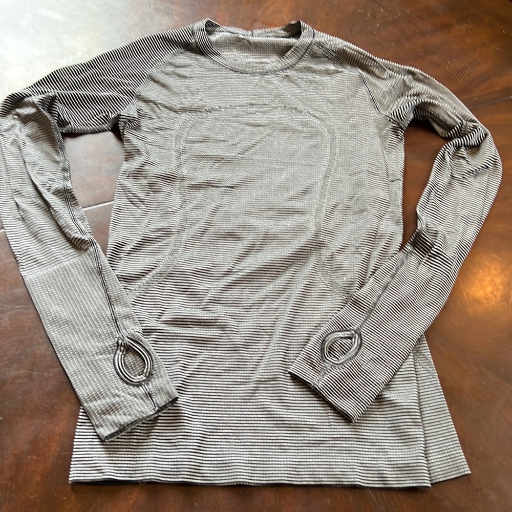 Lulu lemon long sleeved stripe shirt size 6